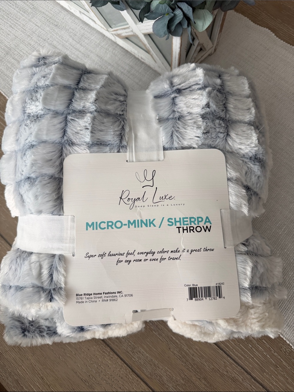 Micro-Mink Sherpa Throw - Blue NWT